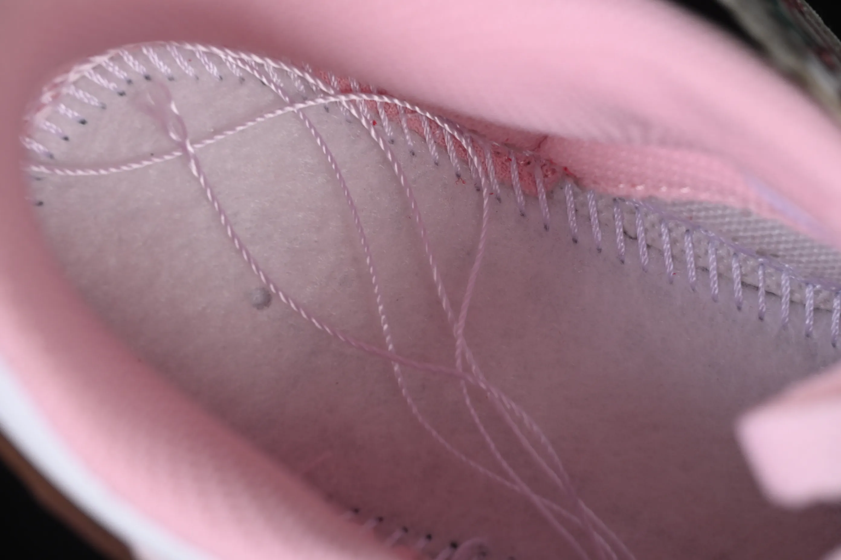 All categories Nk SB Dunk Series Nk SB Dunk Low High-end customized low-top sneakers Nike SB Dunk Low Valentine's Day pink straps low-top casual sneakers DO6485-600